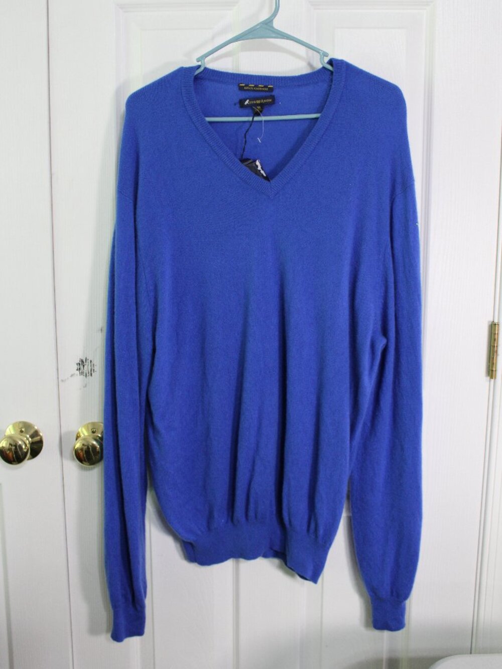 Club Room Men's Estate 100% 2-Ply Cashmere Long Sleeve Blue V-Neck Sweater